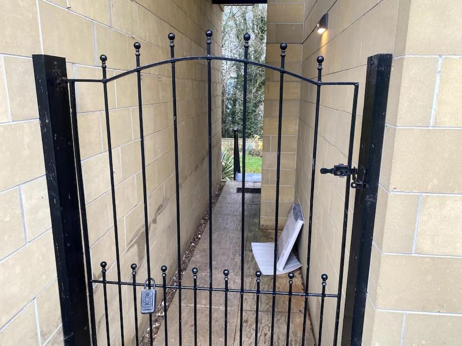 The Retreat, Luxury Studio Apartment In Bath With Parking Exterior foto